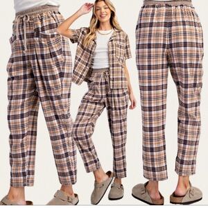 NWT Easel Day in Paradise Plaid Pants Size L